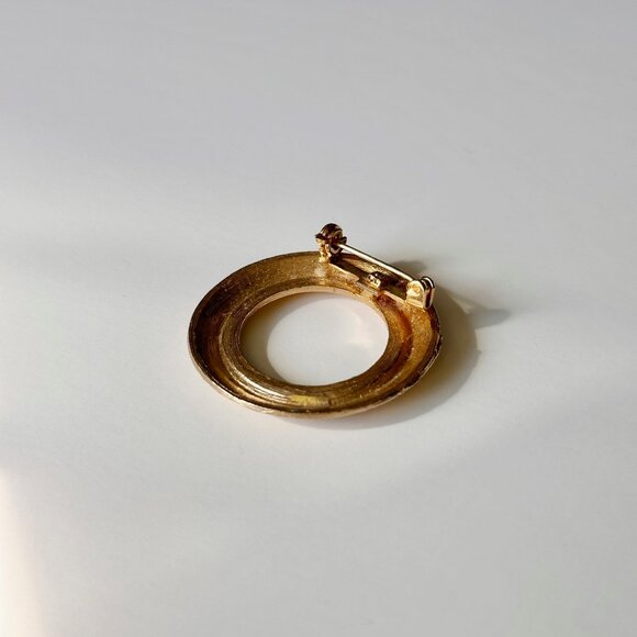 Vintage Gold Tone Circle Brooch Pin - Picture 4 of 5